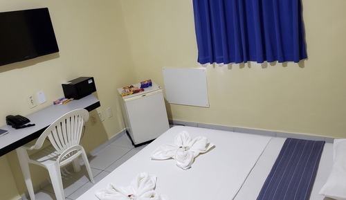 Quarto Duplo com cama casal