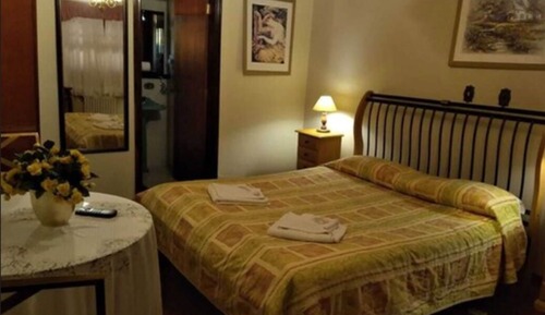 Habitación estándar con 1 cama doble o 2 individuales