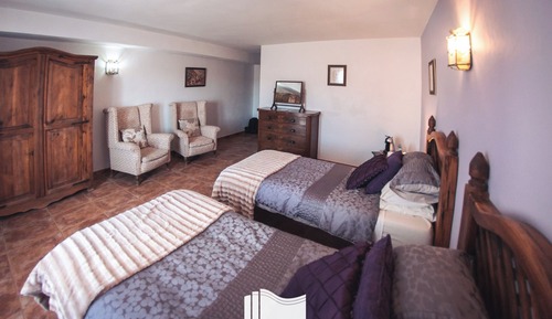 Habitación con 2 camas individuales, vistas a la montaña