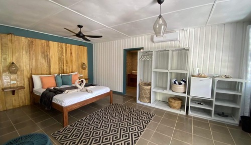Habitación familiar, junto a la piscina