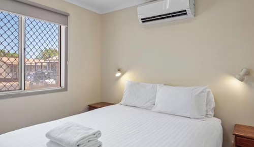 Cabaña superior, 2 habitaciones (Sleeps 3 -  Pet Friendly)