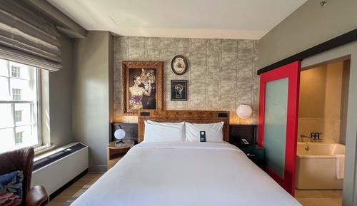 Suite, 1 cama de matrimonio grande con sofá cama, bañera accesible (Mobility)