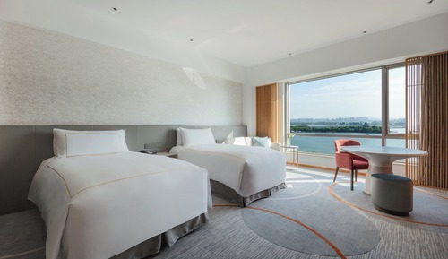 Habitación Premium, varias camas, vistas al lago (Jinji Lake View)