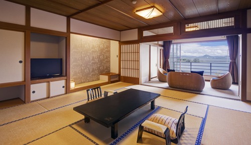 Habitación tradicional, bañera de hidromasaje, vistas al lago (Manyo Japanese Style, Open-Air Bath)