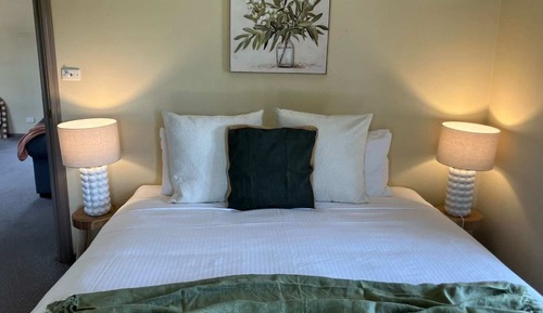 Habitación, varias camas (Black water)