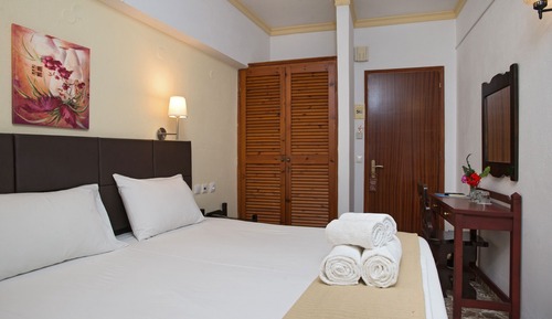 Habitación económica con 1 cama doble o 2 individuales
