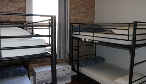 Dormitorio compartido, solo para mujeres