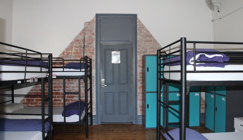 Dormitorio compartido, solo para mujeres