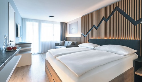 Habitación superior, 1 cama doble con sofá cama (Design Double Room with Balcony in th)