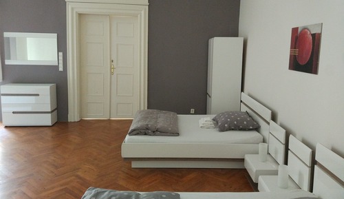 Apartamento, 3 habitaciones, en la zona del patio