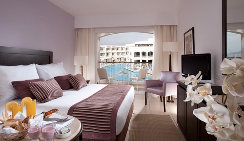 Habitación estándar, 1 cama de matrimonio, vistas a la piscina