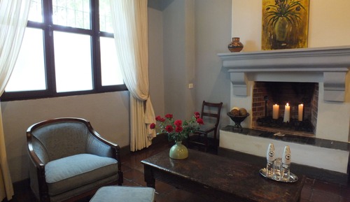 Junior Suite, 1 King Bed - Street side