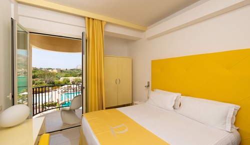 Habitación triple, vistas al mar (Prestige)