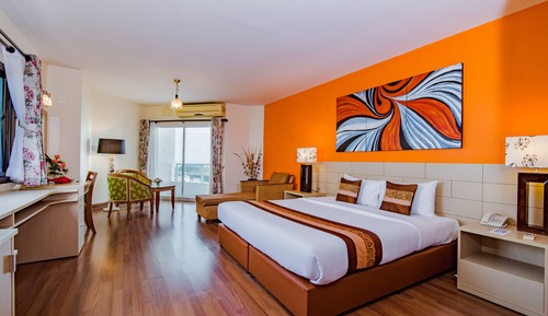 Golden Premier Two View Suite