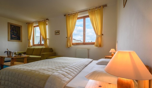 Habitación superior con 1 cama doble o 2 individuales