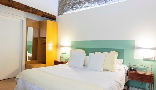 Habitación estándar con 1 cama doble o 2 individuales