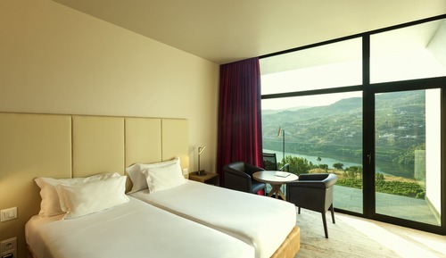 Habitación con 2 camas individuales, vistas al jardín