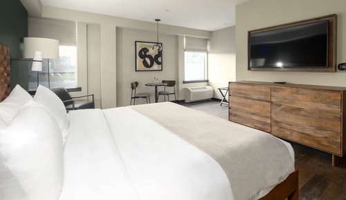 Habitación, 1 cama de matrimonio grande, bañera (Mobility & Hearing)