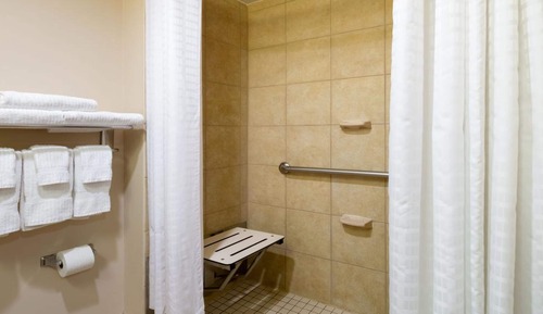 Suite estándar, 2 camas de matrimonio (Communications, Mobil, Roll-In Shower)