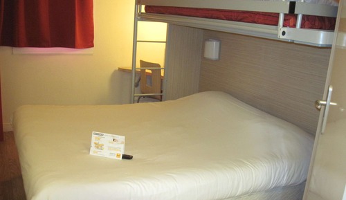 Habitación estándar, varias camas (1 Double and 1 Single bed)