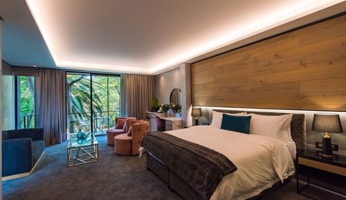 Suite, 1 cama de matrimonio grande, balcón, vistas al jardín