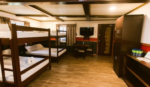 Dormitorio compartido, varias camas (Barkada for 14)