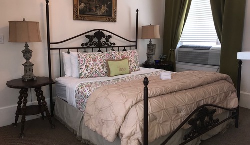 Suite (Victoria Suite)