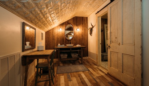 Suite (Texas Suite)