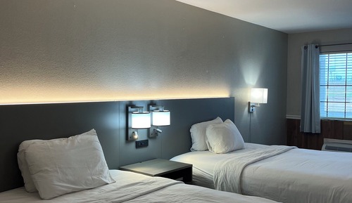 Habitación básica, 2 camas de matrimonio, no fumadores