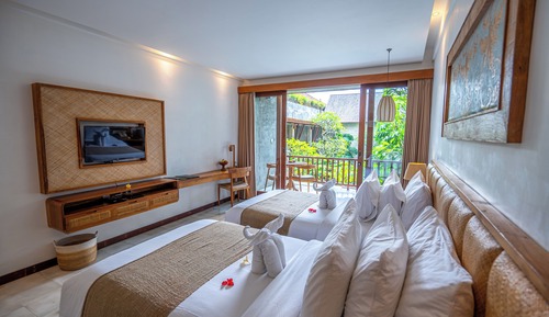 Suite estudio, vistas a la piscina