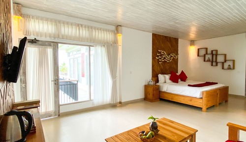 Deluxe King Room