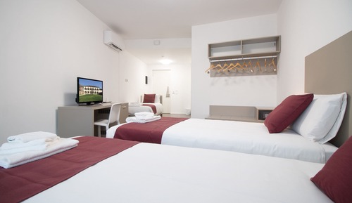 Habitación triple Confort, balcón