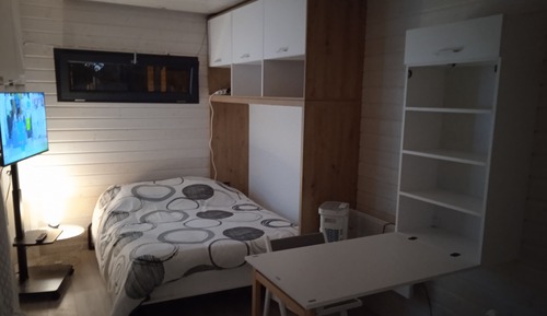 Estudio Confort, 1 cama de matrimonio, cocina, vistas al jardín