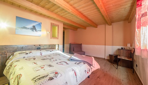 Habitación doble, baño privado