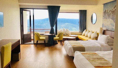 Habitación Deluxe con 1 cama doble o 2 individuales, balcón, vistas a la montaña