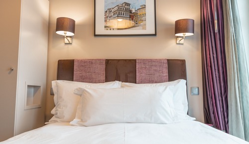 Habitación doble, balcón, vistas al río (Room 202)