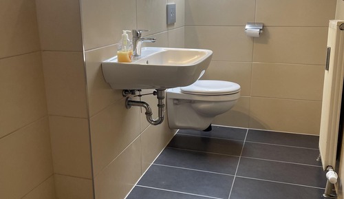 Apartamento básico, baño privado, vistas a la ciudad (Apartment für 4 Personen)