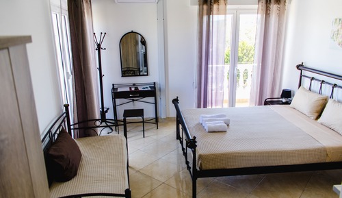 Habitación doble, balcón (2 Adults + 1 Child)