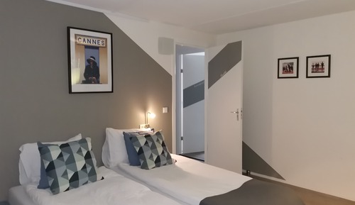 Habitación Deluxe con 1 cama doble o 2 individuales, baño compartido (Grebbe)