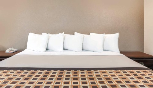 Habitación, 1 cama de matrimonio grande, fumadores, frigorífico y microondas