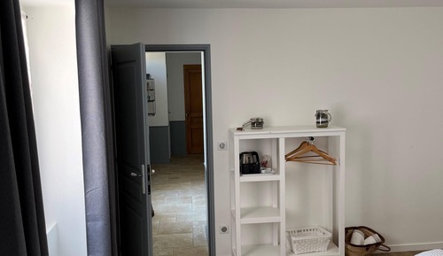 Habitación con 1 cama doble o 2 individuales, baño privado, vistas al jardín (1)