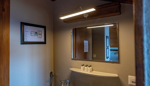 Habitación económica doble, baño compartido (Alpine)