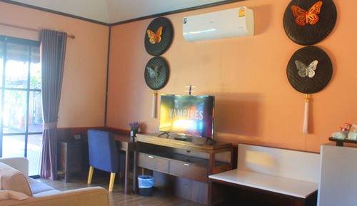 Habitación con 2 camas individuales, acceso a la piscina (Villa)