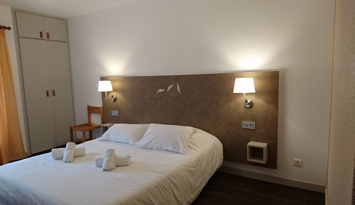 Habitación con 2 camas individuales