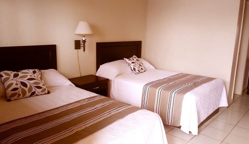 Habitación Confort doble, 2 camas de matrimonio, vistas a la playa