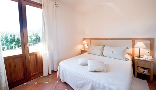 Habitación superior con 1 cama doble o 2 individuales