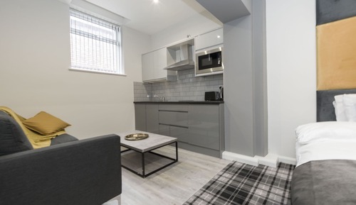 Estudio superior, baño privado
