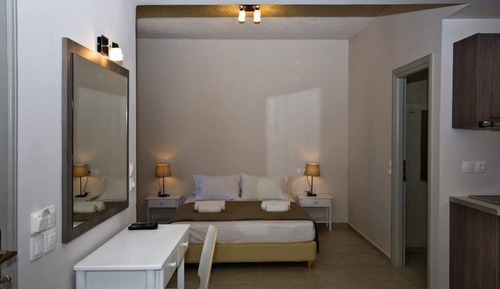 Estudio estándar, vistas a la piscina (2 Adults)