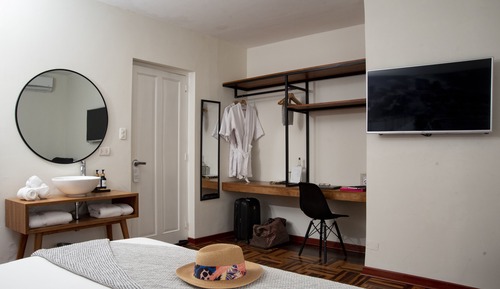 Habitación superior con 1 cama doble o 2 individuales