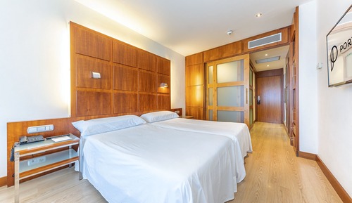 Habitación doble (M, 1 adult + 1 child)